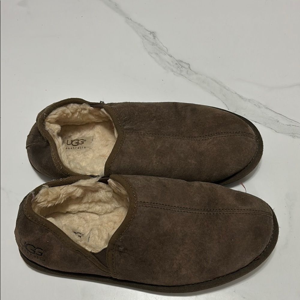 UGG Slippers - Picture 2 of 4
